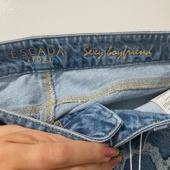 Escada Sport Sexy Boyfriend Jeans Frayed Hem Heart Patch Size 36 US 6 - Picture 10 of 11
